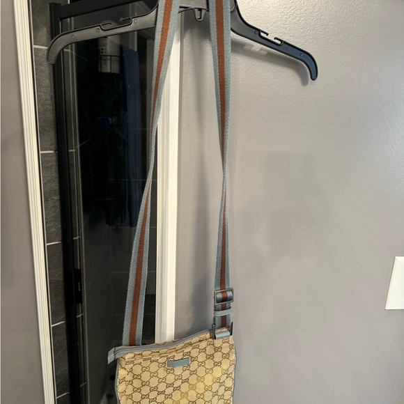 Gucci Crossbody - Picture 8 of 9